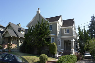 386 Staten Ave in Oakland, CA - Foto de edificio - Building Photo