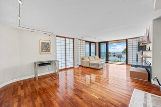 3250 S Ocean Blvd in Palm Beach, FL - Building Photo - Building Photo