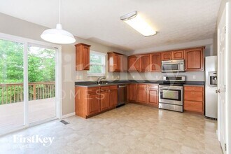 6311 Sara Ct in Hamilton, OH - Building Photo - Building Photo