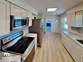 1511 W Del Webb Blvd in Sun City Center, FL - Building Photo - Building Photo