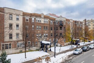 2076 Sherbrooke Rue O in Montréal, QC - Building Photo