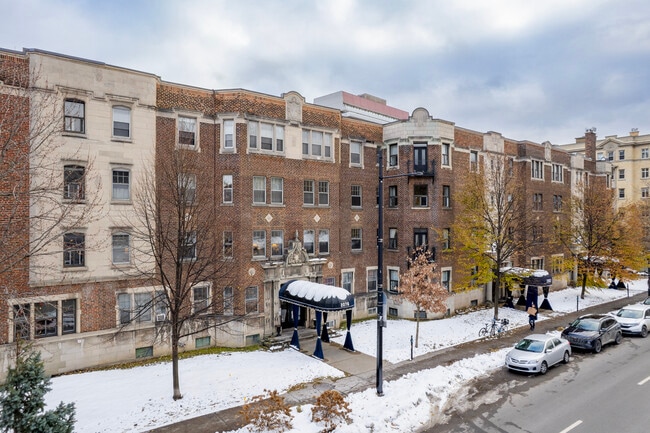 2076 Sherbrooke Rue O