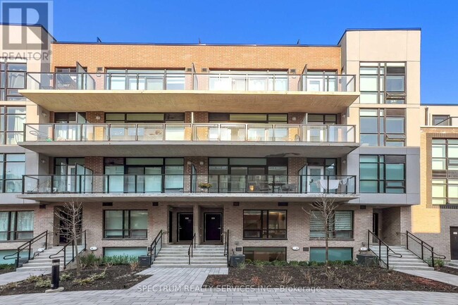 851-851 Sheppard Ave W in Toronto, ON - Building Photo - Building Photo