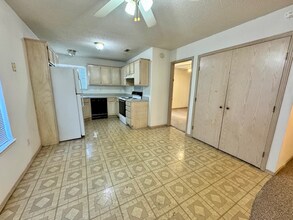 1386 N Bernice Dr in Fayetteville, AR - Building Photo - Building Photo