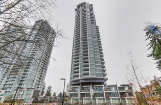 4900 Lennox Ln in Burnaby, BC - Building Photo