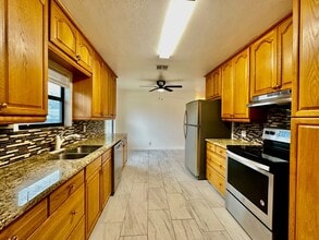 711 C St in Kerrville, TX - Building Photo - Building Photo