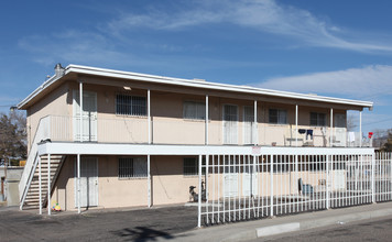 237 Dallas St NE in Albuquerque, NM - Foto de edificio - Building Photo