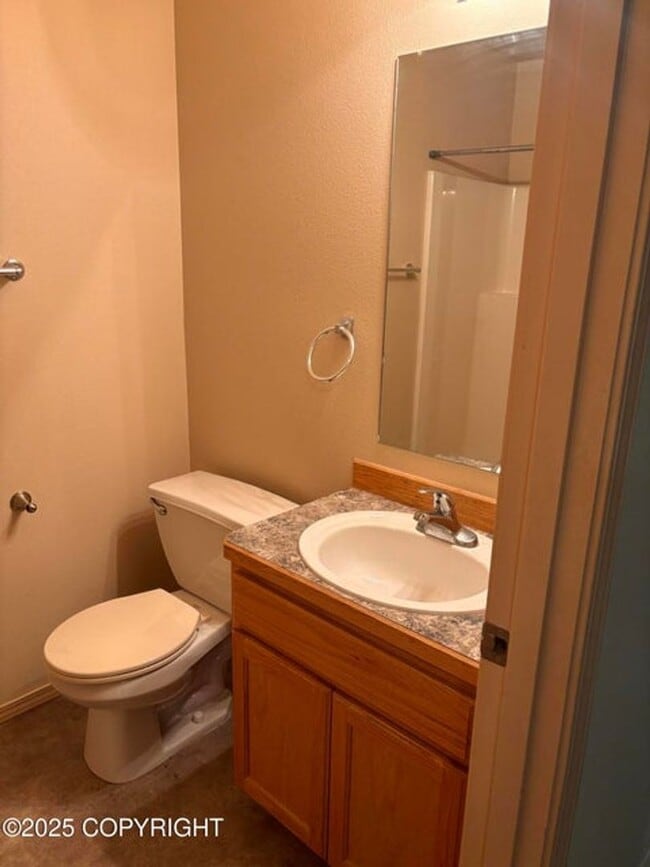 6109 DeBarr Rd in Anchorage, AK - Building Photo - Building Photo