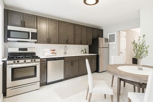 Market Living in Perth Amboy, NJ - Building Photo