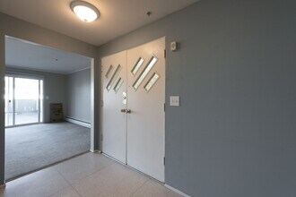 2023 43rd Ave E in Seattle, WA - Building Photo - Building Photo