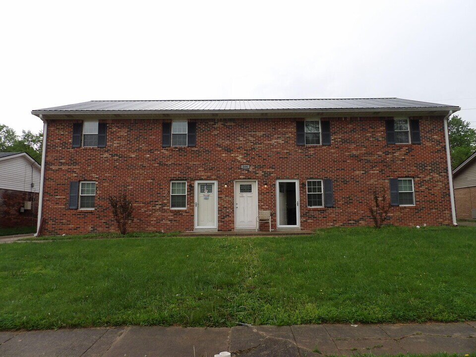 204 Landings Dr-Unit -D in Frankfort, KY - Building Photo