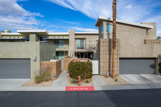 OCEO in Palm Springs, CA - Building Photo - Building Photo