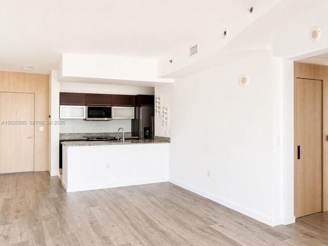 property at 951 Brickell Ave