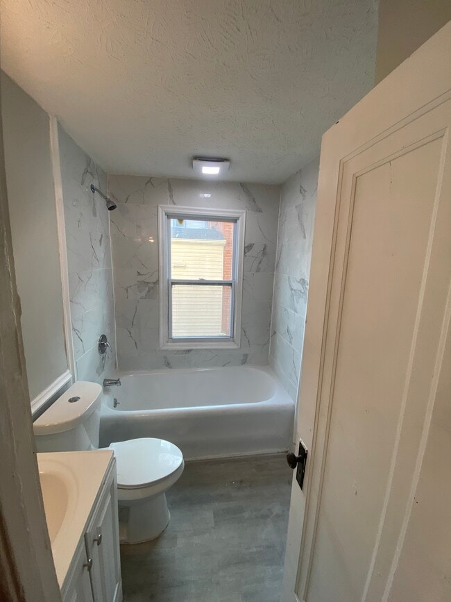 3685 E 146th St, Unit Downstairs in Cleveland, OH - Building Photo - Building Photo