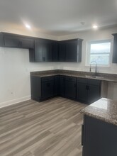 2500 Francis Ave in Violet, LA - Foto de edificio - Building Photo