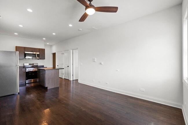3123 N California Ave in Chicago, IL - Building Photo - Building Photo