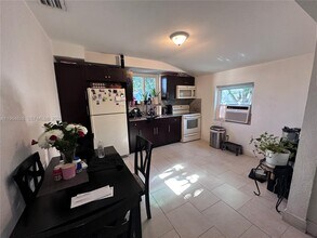 2125 Bay Dr in Miami Beach, FL - Building Photo - Building Photo