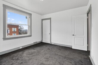 217 Reifert St in Pittsburgh, PA - Building Photo - Building Photo