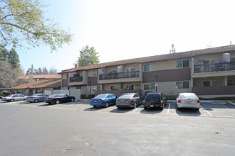 Florence Janss Apartments in Thousand Oaks, CA - Building Photo - Building Photo