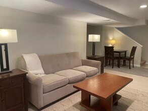 2502 Sanford St, Unit Bright Furnished 1 BR in Alexandria, VA - Building Photo - Building Photo