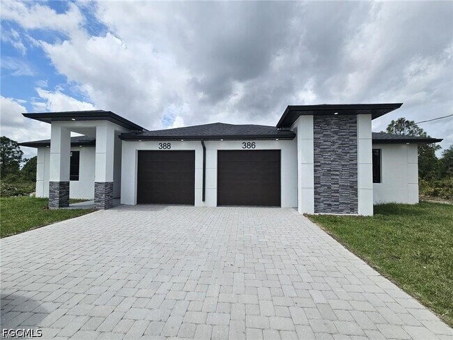 388 Bell Blvd in Lehigh Acres, FL - Building Photo - Building Photo