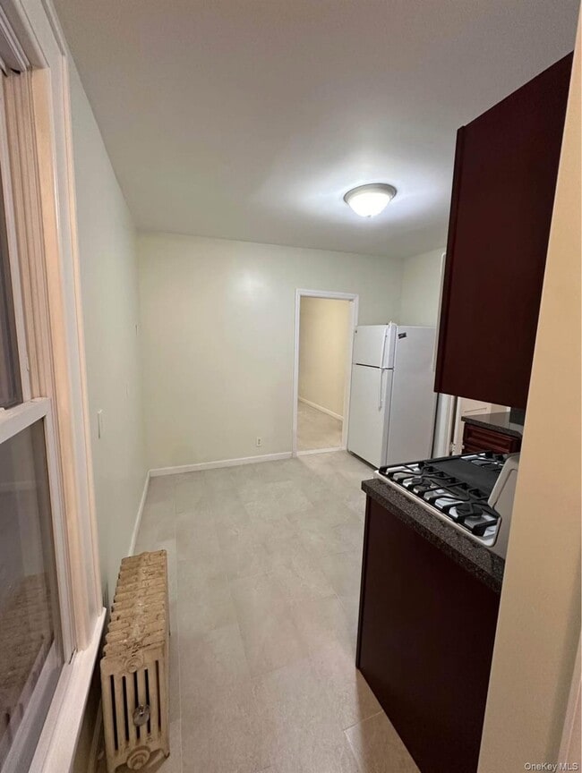 212-26 Jamaica Ave in Queens, NY - Building Photo - Building Photo