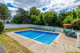 Clarendon Heights in Syracuse, NY - Foto de edificio - Building Photo