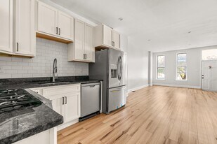 419 N Collington Ave in Baltimore, MD - Building Photo