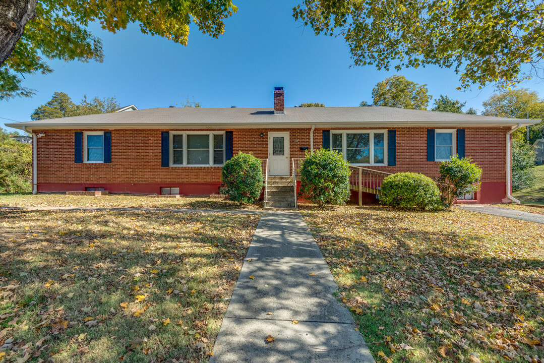 109 Duke St in Ashland City, TN - Building Photo