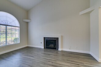 2609 Orchard Meadows Ave in Henderson, NV - Building Photo - Building Photo
