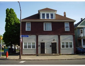 1395 E Delavan Ave in Buffalo, NY - Building Photo