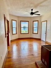 117 Howard St, Unit 1 in Fall River, MA - Building Photo - Building Photo