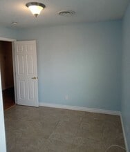 219 Elm St in Henderson, NV - Building Photo - Building Photo