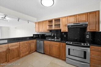 2101 S Atlantic Ave in Cocoa Beach, FL - Building Photo - Building Photo