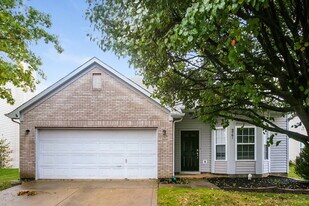 9761 Trail Dr in Avon, IN - Building Photo
