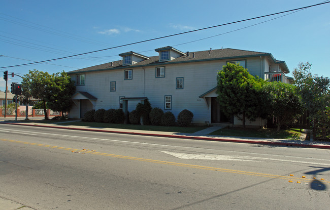 240-244 Riverside Dr in Watsonville, CA - Foto de edificio - Building Photo