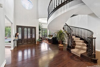 8 Rogers Wood in San Antonio, TX - Building Photo - Building Photo