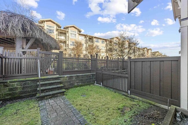 5771 Irmin St in Burnaby, BC - Building Photo - Building Photo