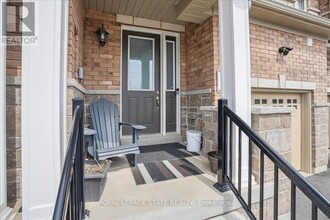1069 Garner Rd E in Hamilton, ON - Building Photo - Building Photo