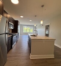 339 W Diehl Rd in Naperville, IL - Building Photo - Building Photo