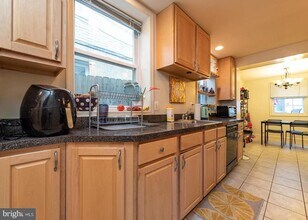 909 S Potomac St in Baltimore, MD - Building Photo - Building Photo