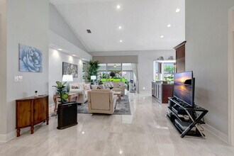 7136 Ashford Ln in Boynton Beach, FL - Foto de edificio - Building Photo