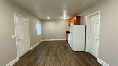 2707 Highland Ave in San Diego, CA - Building Photo - Interior Photo