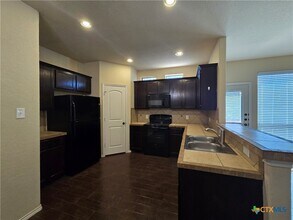 292 Rosalie Dr in New Braunfels, TX - Building Photo - Building Photo