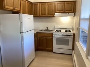 Paradise Gardens in Roselle Park, NJ - Building Photo - Building Photo