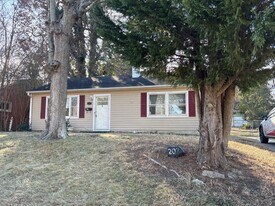 207 Erwin St in Greensboro, NC - Building Photo