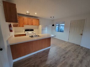 25195 Grant St in Los Molinos, CA - Building Photo - Building Photo