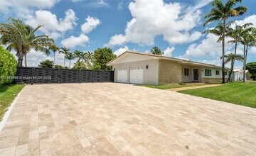 10841 SW 127th St in Miami, FL - Building Photo - Building Photo