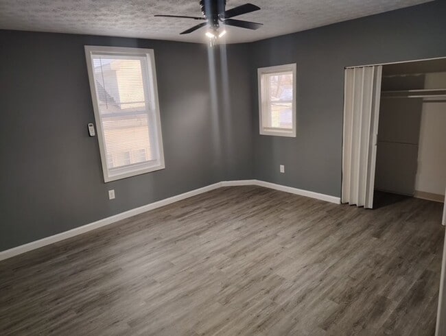 property at 609 E Mulberry St