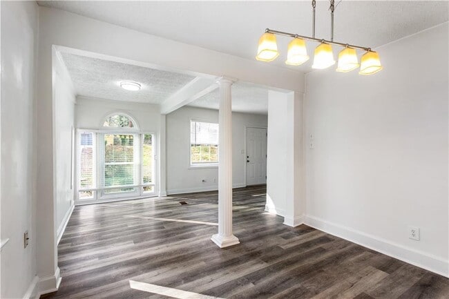 1380 Westmont Rd SW in Atlanta, GA - Building Photo - Building Photo